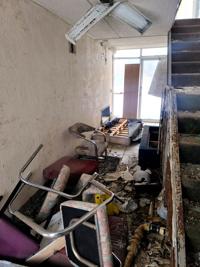 Howard Johnsons (Cosmo Extended Stay Motel) - From Tony J Mcdonald On Facebook (newer photo)